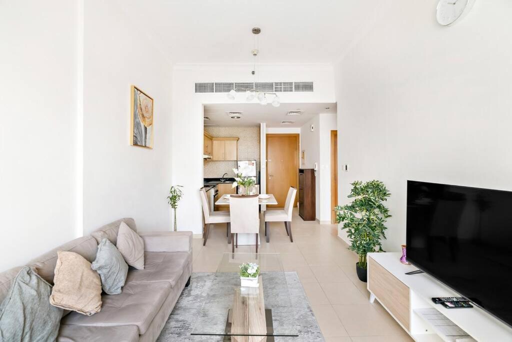 Stonetree - Furnished 1br With Canal View * Dubai
