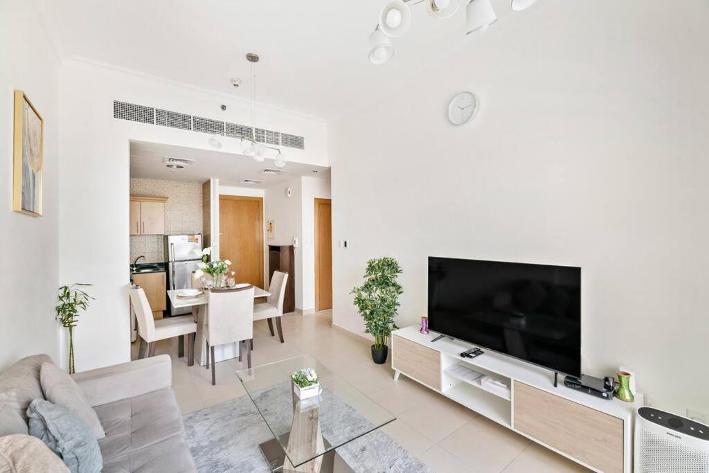 Stonetree - Furnished 1br With Canal View Apartment Dubai