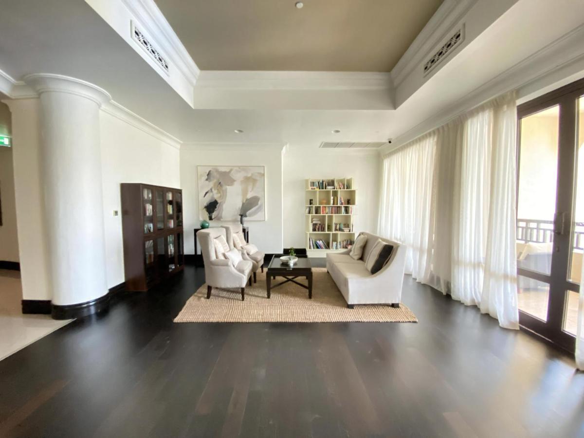 Lux I Souk Al Bahar I Burj Khalifa Views Apartment *