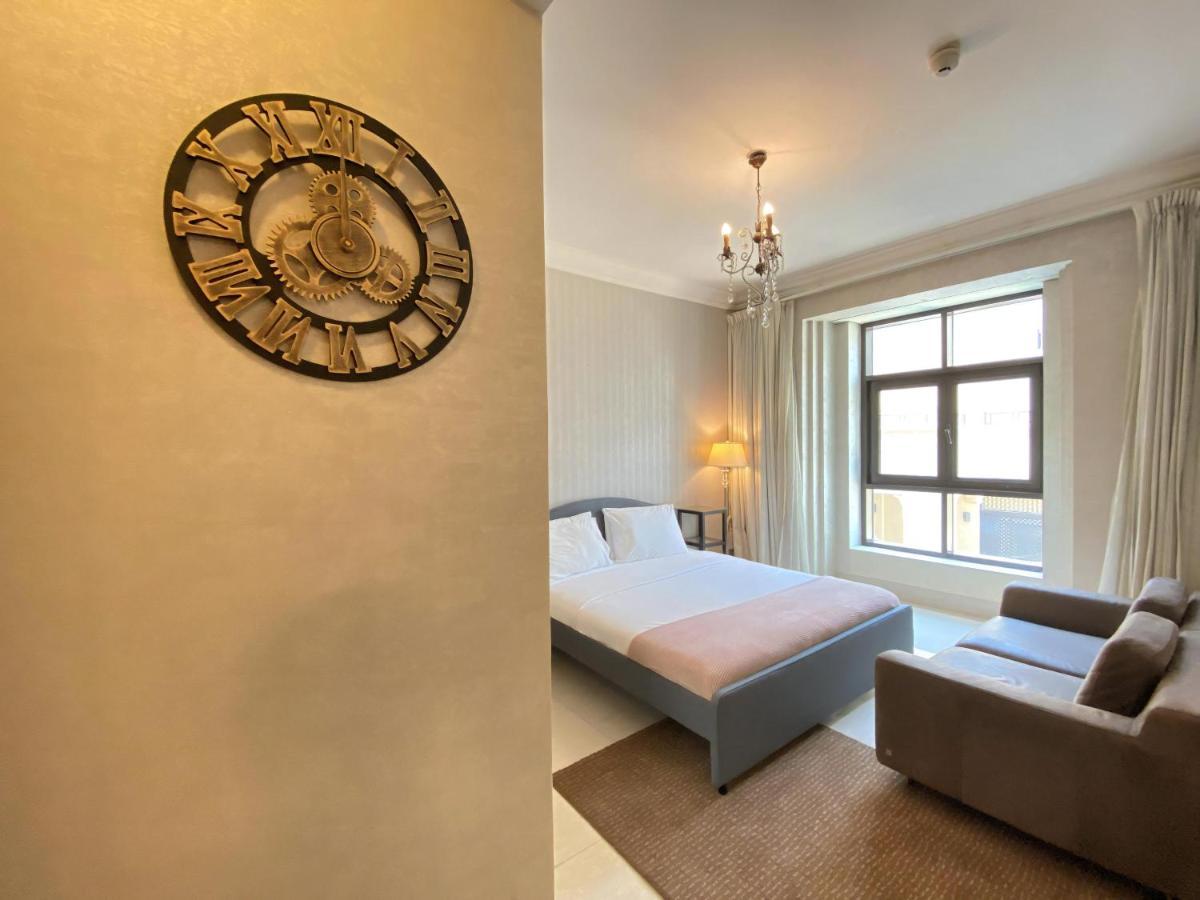 Lux I Souk Al Bahar I Burj Khalifa Views Apartment *