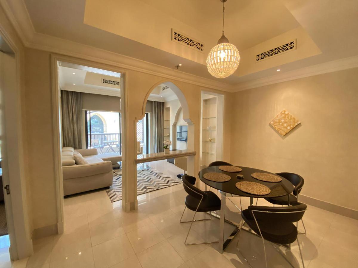 Lux I Souk Al Bahar I Burj Khalifa Views Apartment *