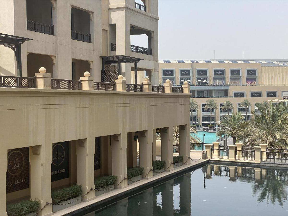 Lux I Souk Al Bahar I Burj Khalifa Views Apartment Dubai