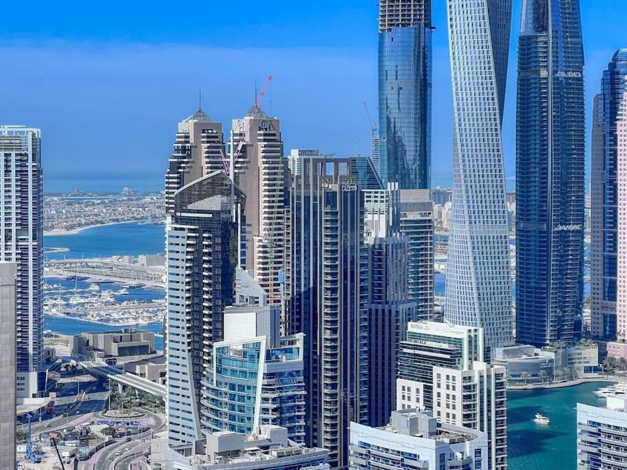 Premium 1bhk Near Metro Station Marina & Jbr Apartment *