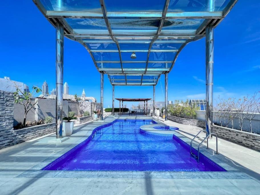 Premium 1bhk Near Metro Station Marina & Jbr Apartment *