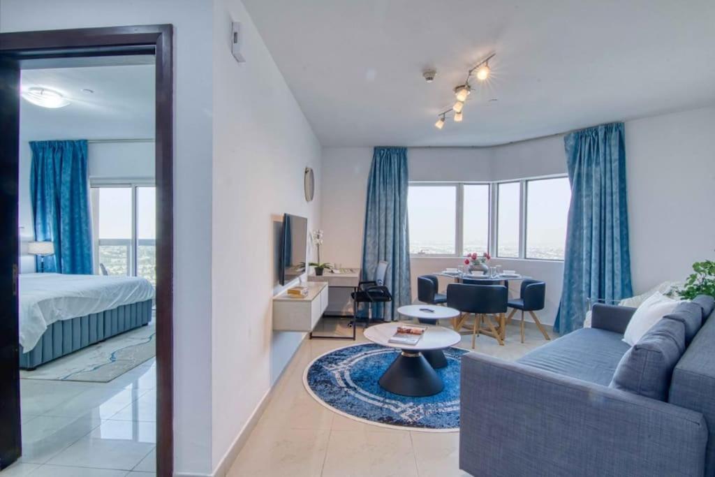 Premium 1bhk Near Metro Station Marina & Jbr Apartment *