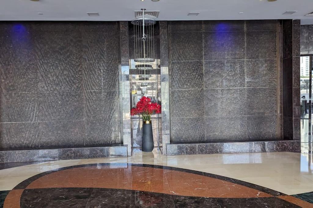Premium 1bhk Near Metro Station Marina & Jbr Dubai