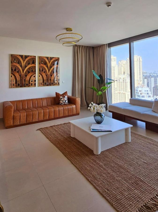 Amazing 4-bedroom Dubai