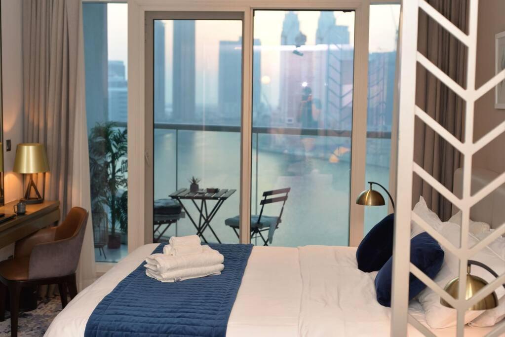 Daire Luxury Business Bay With Breathtaking Views. *