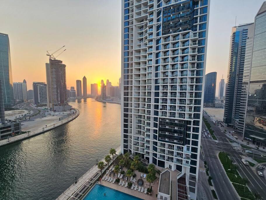 Daire Luxury Business Bay With Breathtaking Views. *