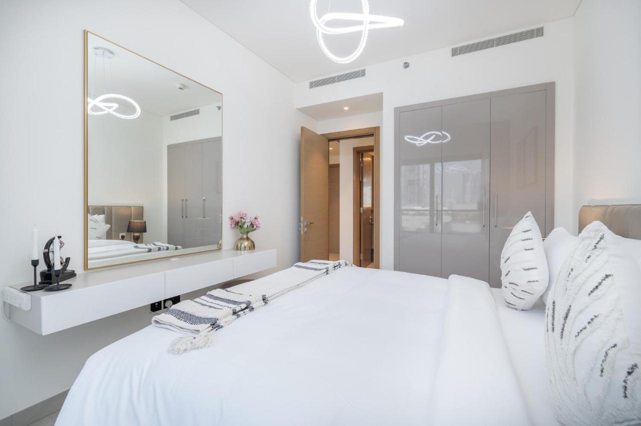 Apartment Vogue Sobha Hartland Lush Oasis Near Downtown