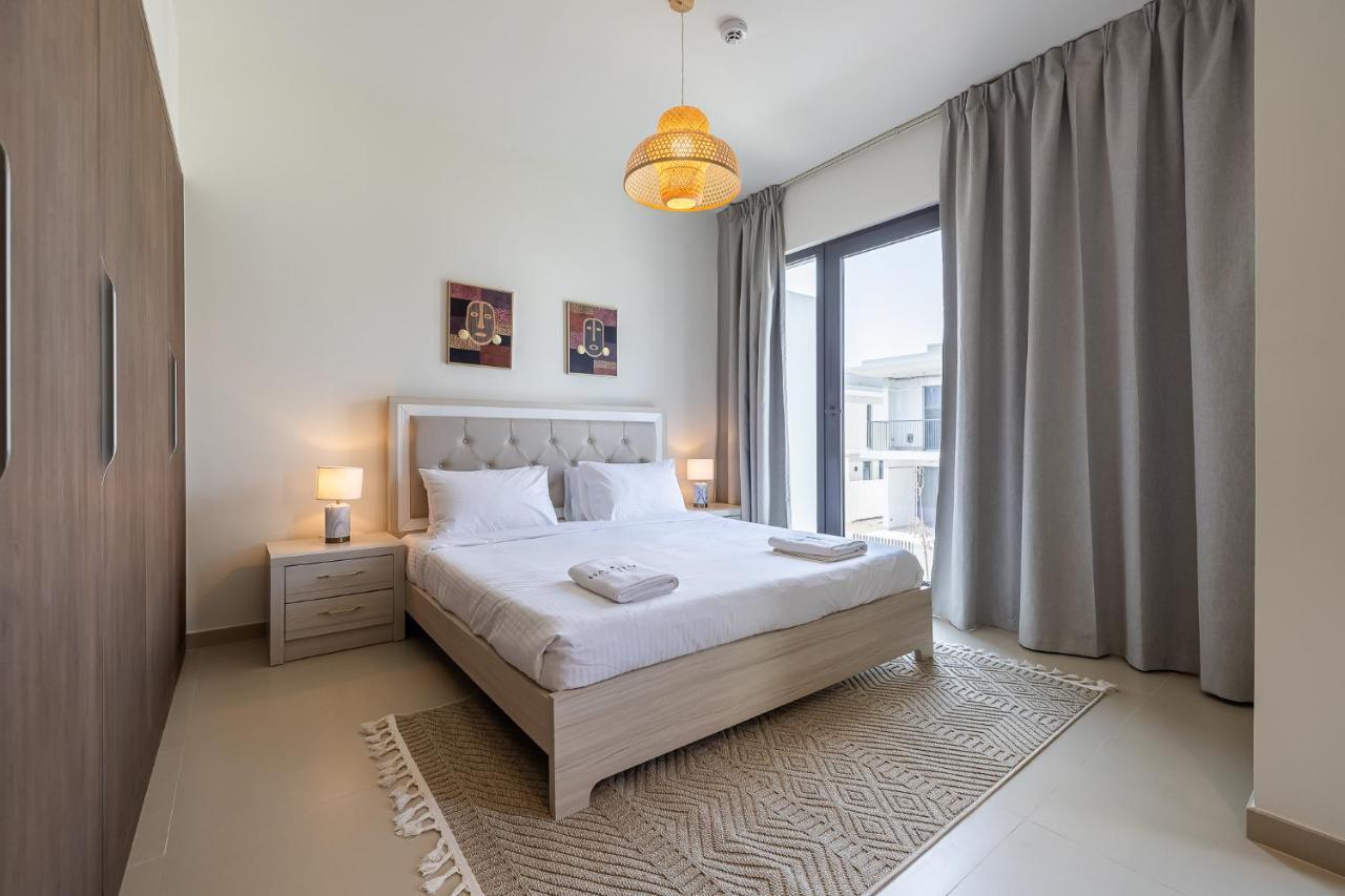 Townhouse With Garden I Tilal Al Ghaf I Newly Furnished Holiday home Dubai
