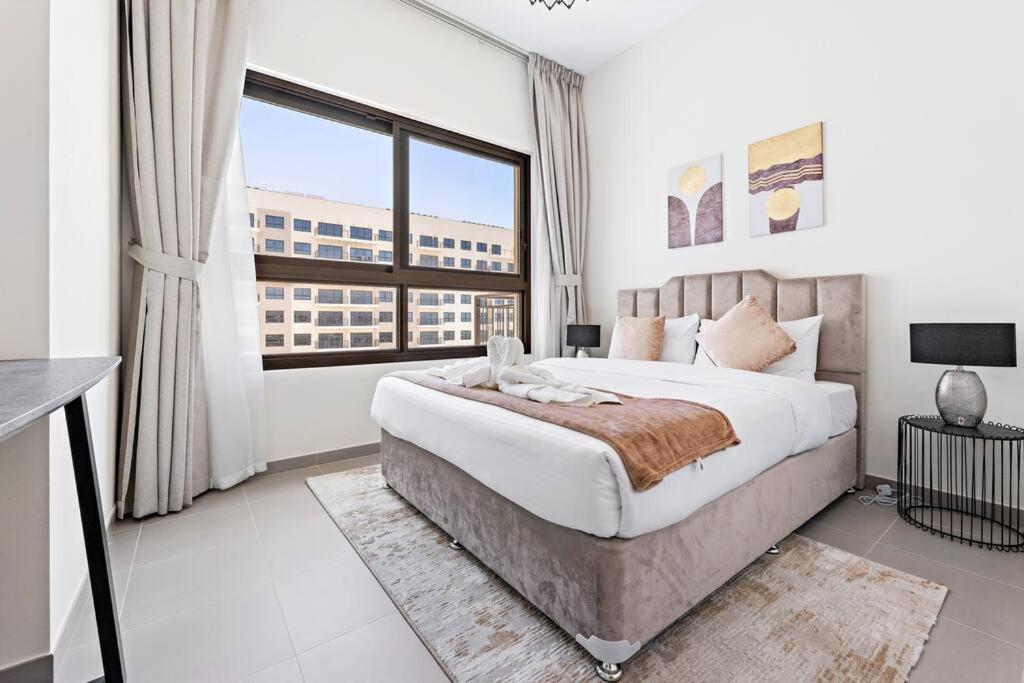 Stonetree - Spacious 2br In Golf Views Block A Dubai