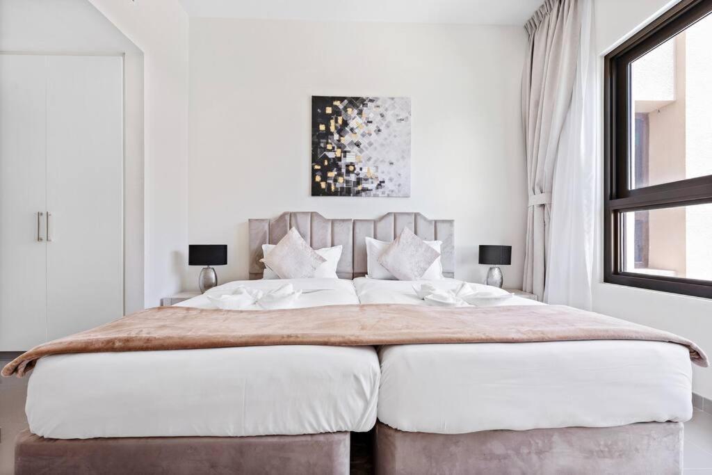 Stonetree - Spacious 2br In Golf Views Block A Dubai