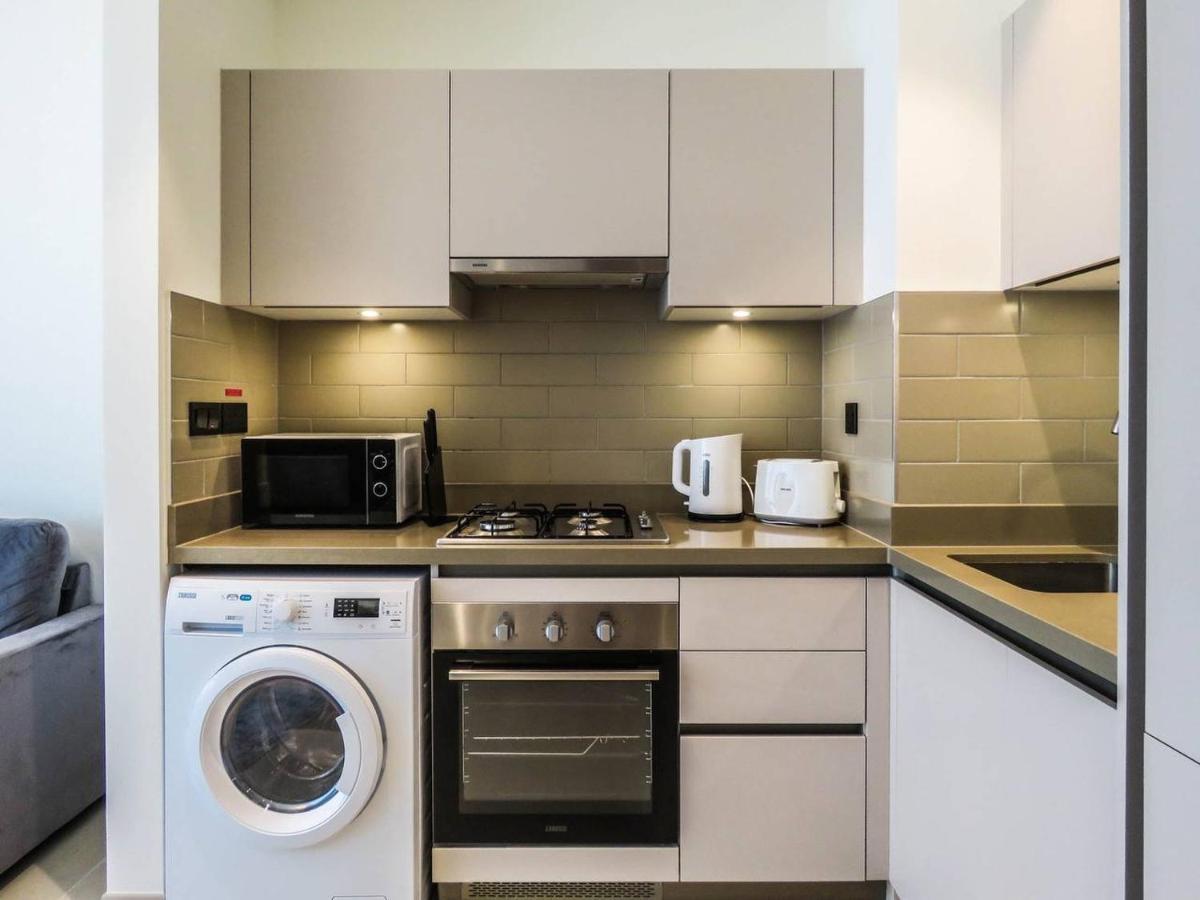 Stylish 1 Bedroom Downtown View * Dubai