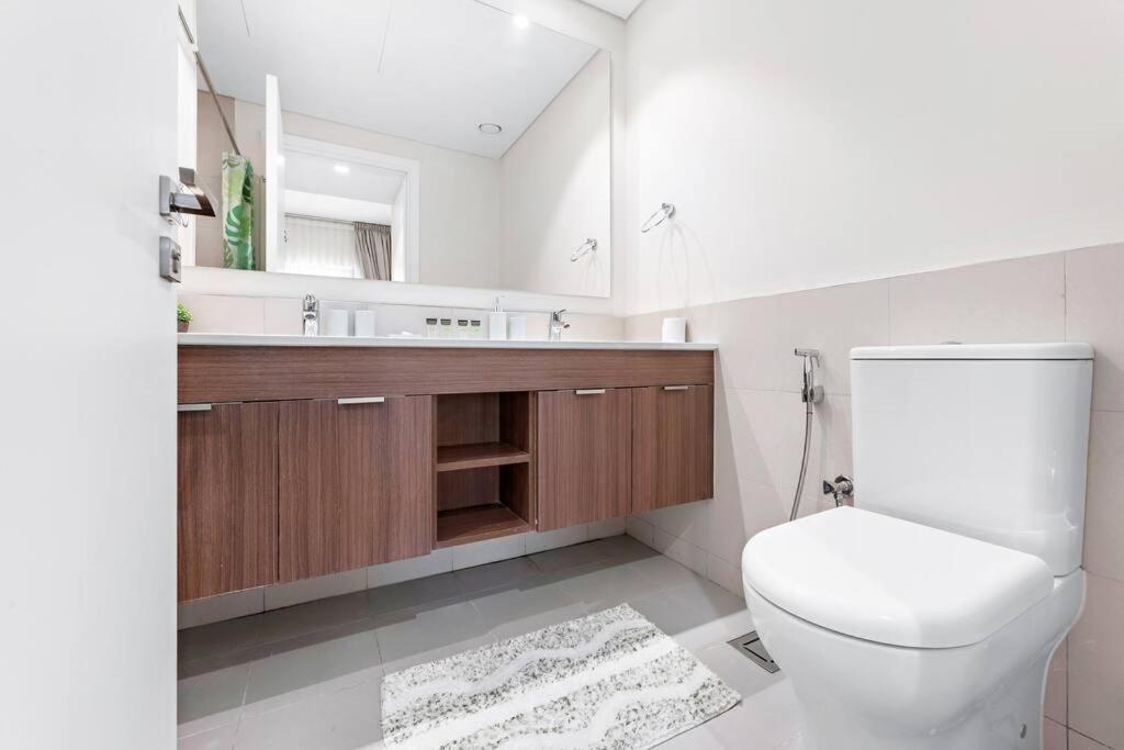 Stonetree - Spacious 2br In Golf Views Block A * Dubai