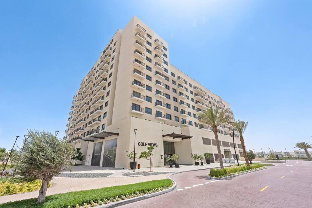 Stonetree - Spacious 2br In Golf Views Block A * Dubai