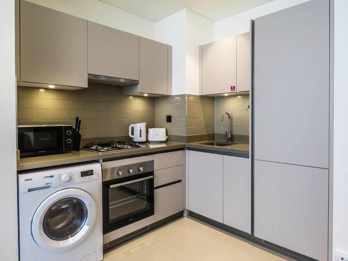 Stylish 1 Bedroom Downtown View