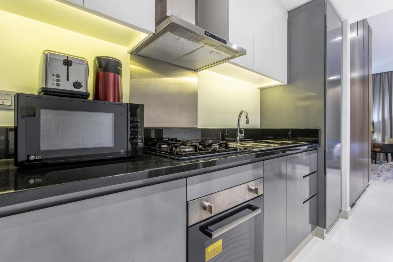 The S Homes Canal View And One Bedroom Apartments, Damac Maison Prive Apart Otel *