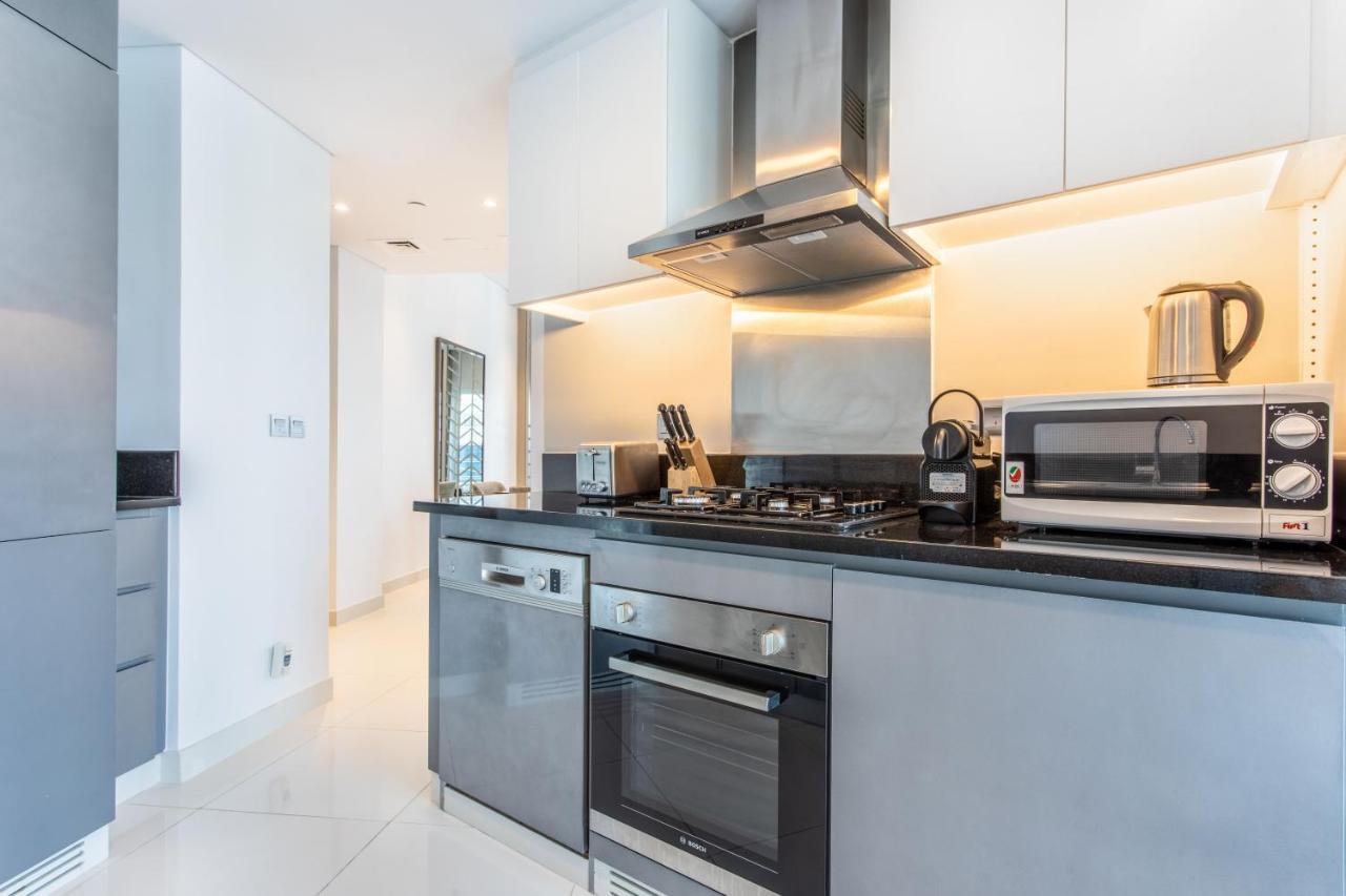 The S Homes Canal View And One Bedroom Apartments, Damac Maison Prive Apart Otel Dubai