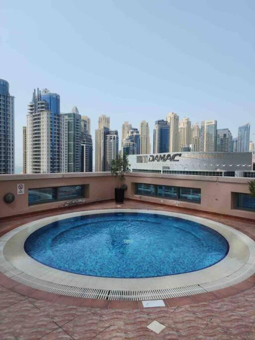 Luxury 1 Bedroom Full Marina View, Sleeps 5, 1 Min To Metro Apartment *