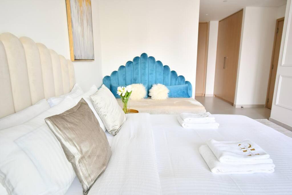 Apartment Burj Royale-enchanting Burj&fountain Full View Sky 3+1br Dubai