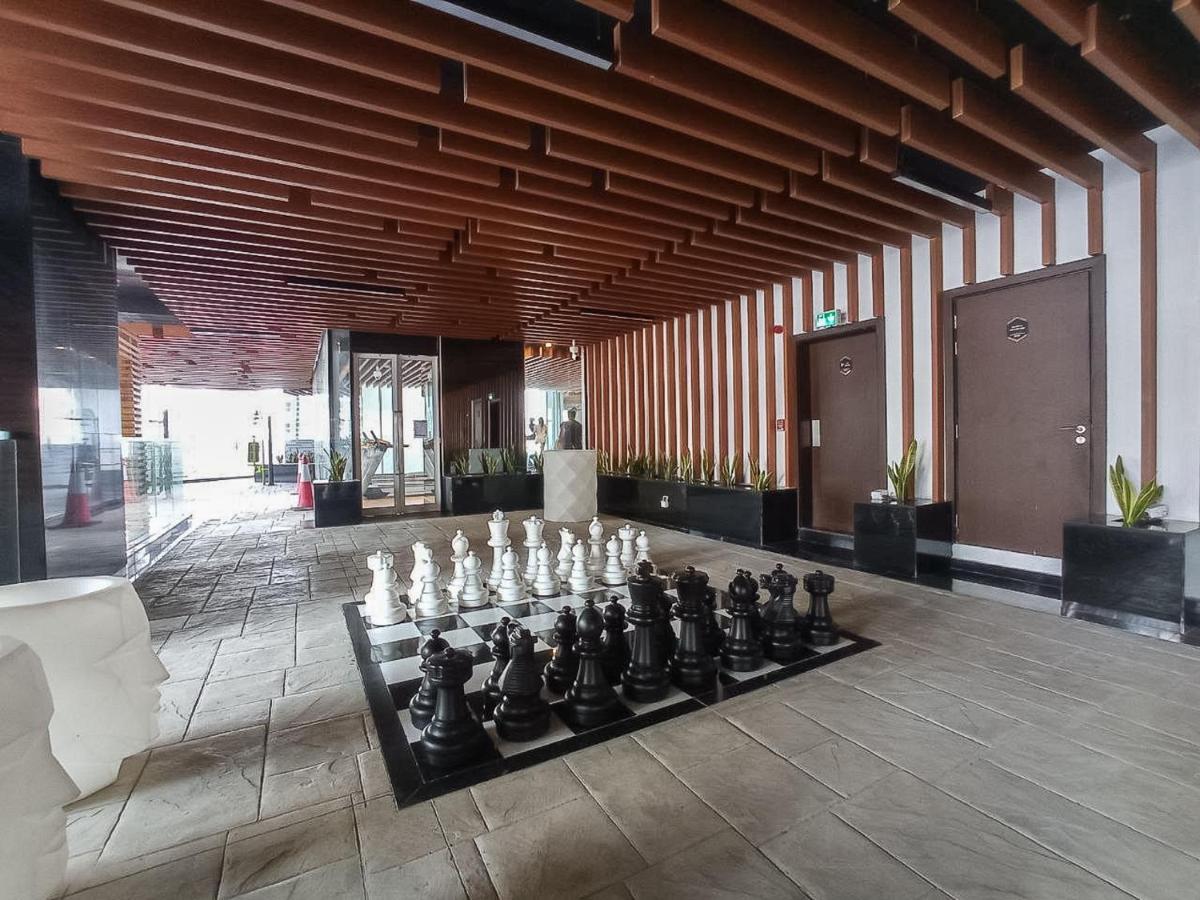 Heaven Crest Homes: Luxury Canal View With Amenities