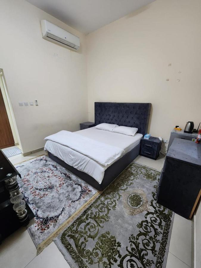 Couple With Attached Bathroom Dubai