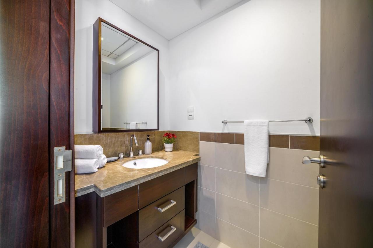 Cute 1 Bedroom - Walk To Opera, Mall & Burj Khalifa *