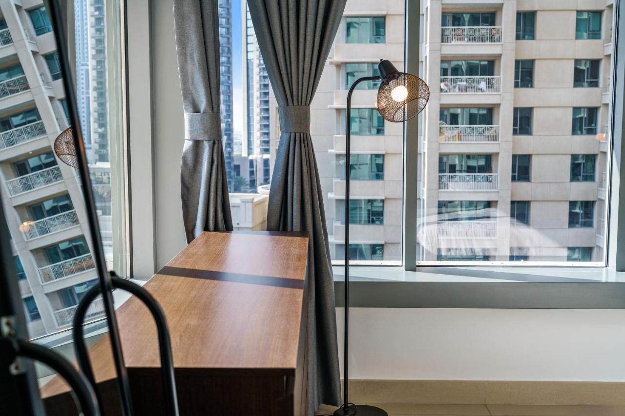 Cute 1 Bedroom - Walk To Opera, Mall & Burj Khalifa * Dubai