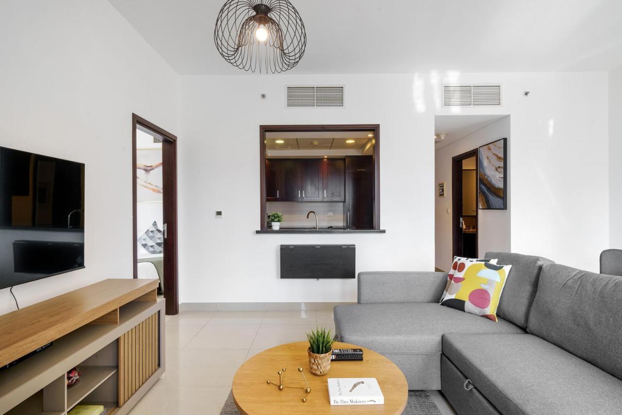 Cute 1 Bedroom - Walk To Opera, Mall & Burj Khalifa Apartment