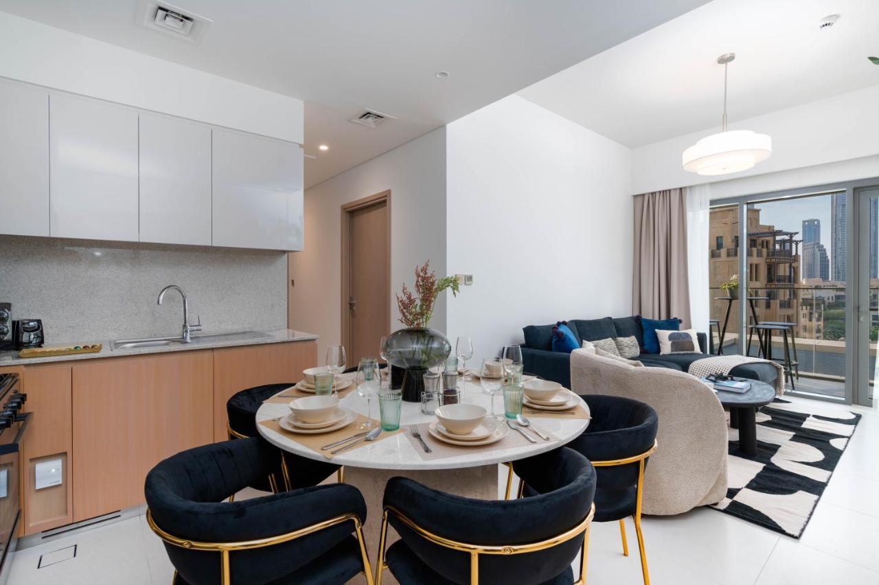 Apartment Full Burj Khalifa Views / 5 Min Walk From Mall / Designer Choice / 6 People / New Building Dubai