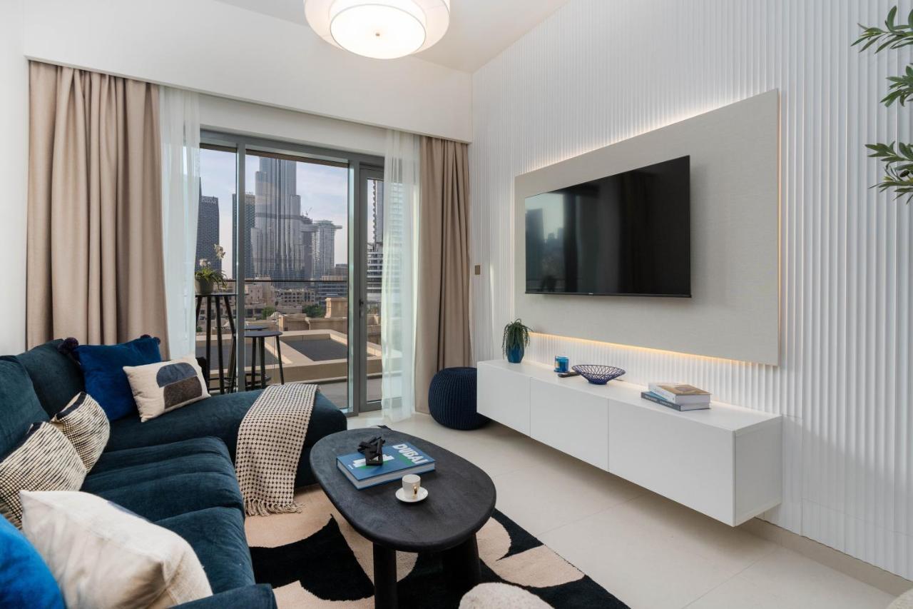 Full Burj Khalifa Views / 5 Min Walk From Mall / Designer Choice / 6 People / New Building Dubai
