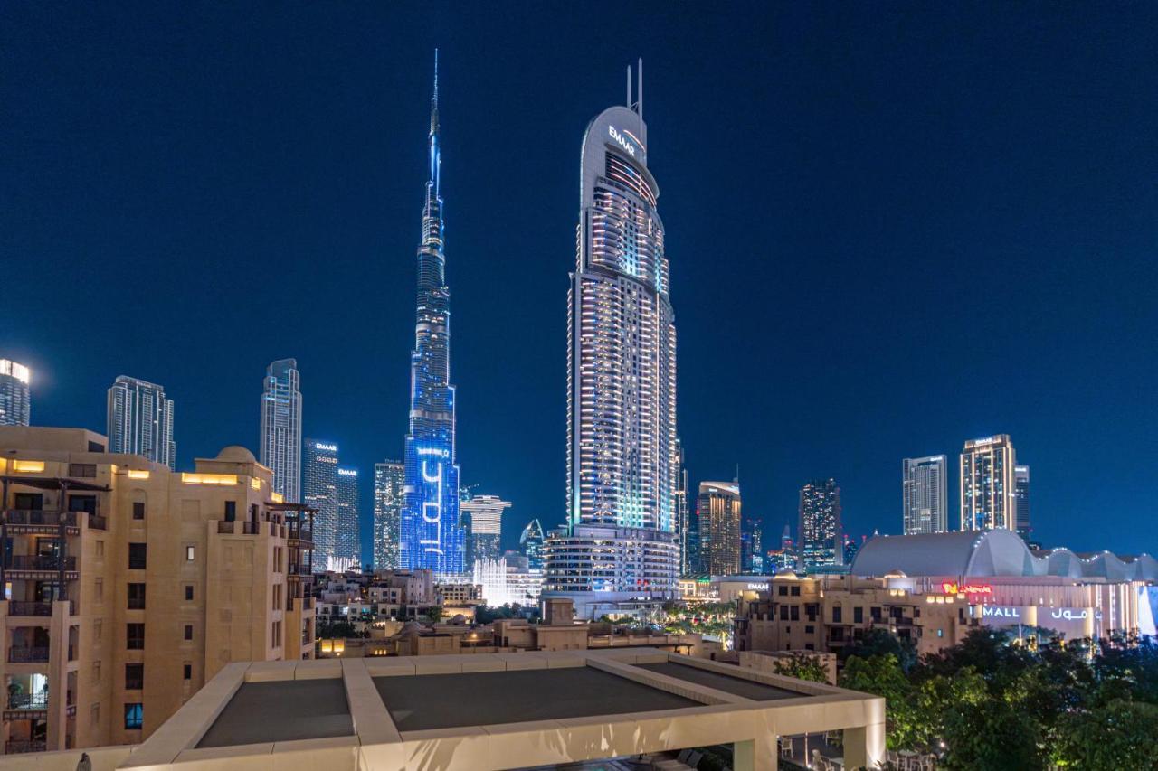Full Burj Khalifa Views / 5 Min Walk From Mall / Designer Choice / 6 People / New Building Apartment