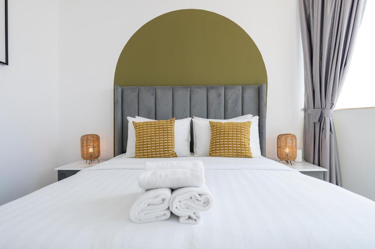 Heaven Crest Marina - 4 Bedroom With Marina View Near Jbr Beach, Free Parking, Wi-fi, Gym And Pool Dubai