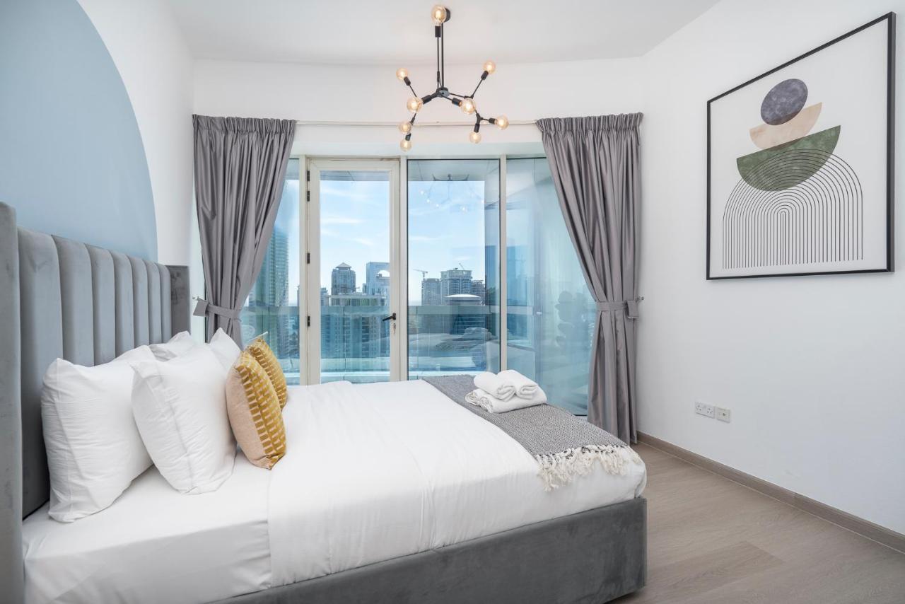 Heaven Crest Marina - 4 Bedroom With Marina View Near Jbr Beach, Free Parking, Wi-fi, Gym And Pool *
