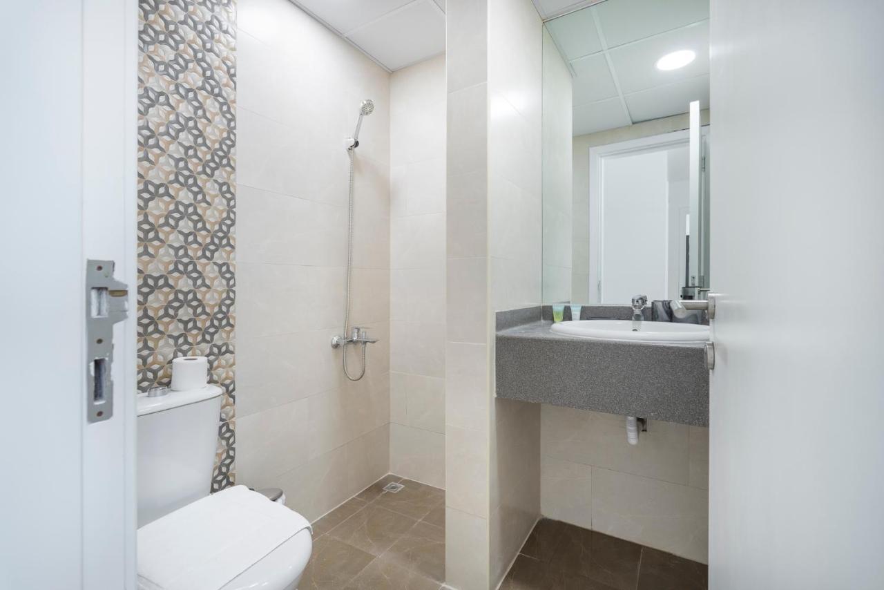 Heaven Crest Marina - 4 Bedroom With Marina View Near Jbr Beach, Free Parking, Wi-fi, Gym And Pool Dubai