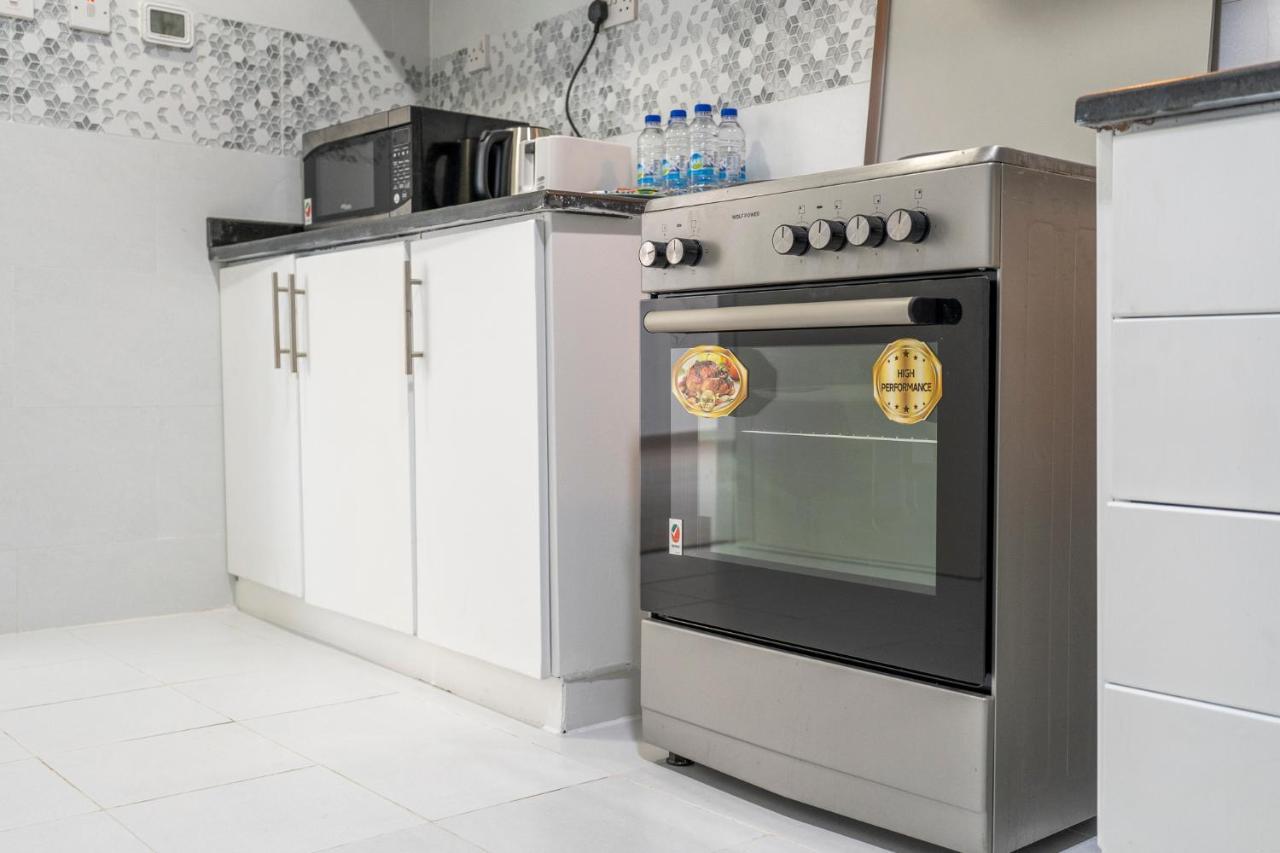 Heaven Crest Marina - 4 Bedroom With Marina View Near Jbr Beach, Free Parking, Wi-fi, Gym And Pool Apartment *