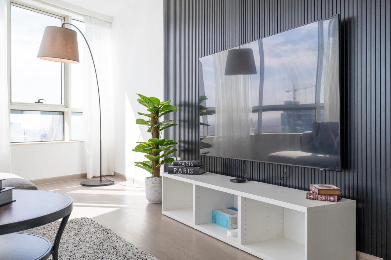 Apartment Heaven Crest Marina - 4 Bedroom With Marina View Near Jbr Beach, Free Parking, Wi-fi, Gym And Pool Dubai