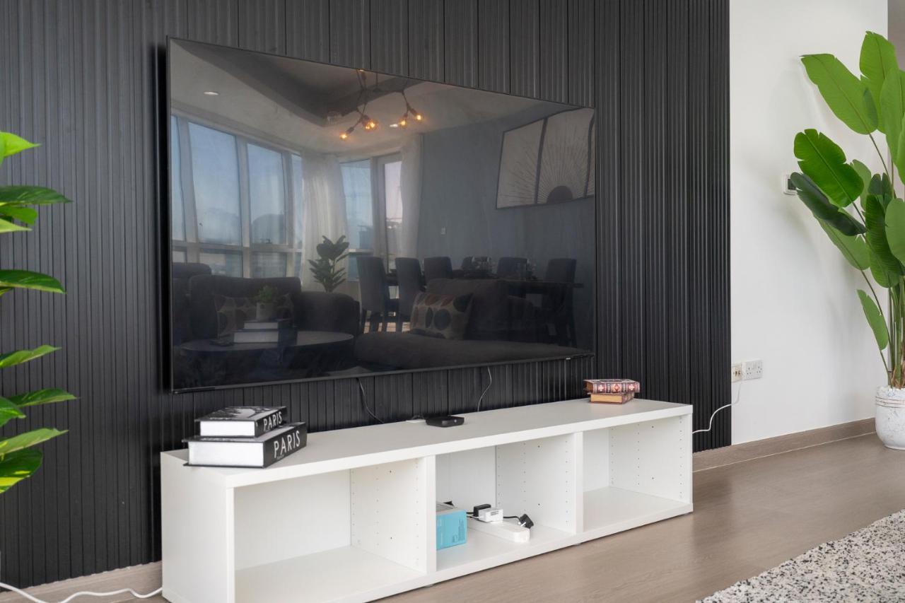 Apartment Heaven Crest Marina - 4 Bedroom With Marina View Near Jbr Beach, Free Parking, Wi-fi, Gym And Pool *