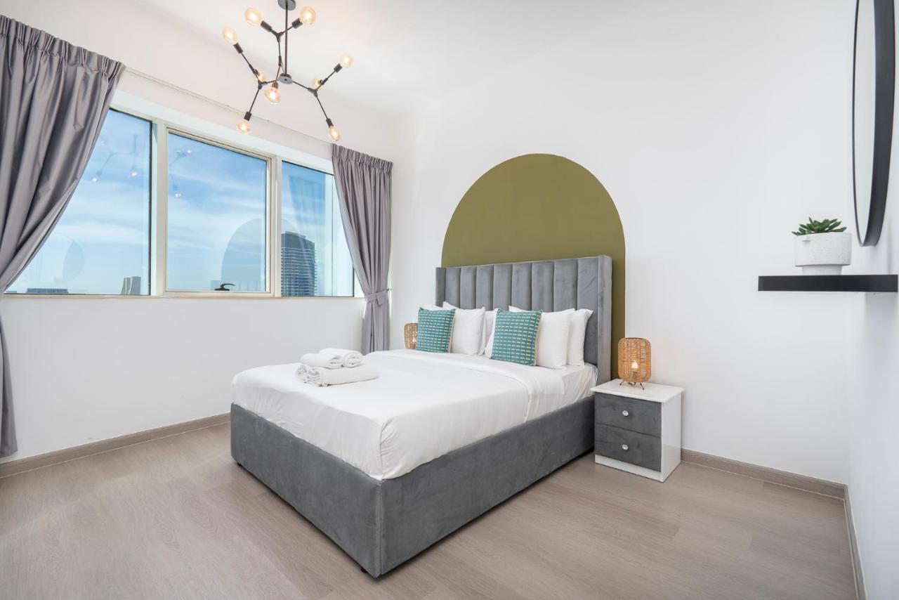 Heaven Crest Marina - 4 Bedroom With Marina View Near Jbr Beach, Free Parking, Wi-fi, Gym And Pool *