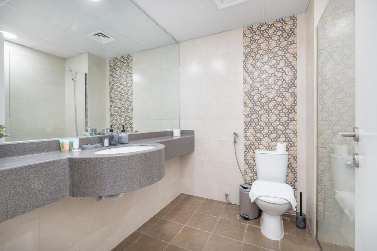Heaven Crest Marina - 4 Bedroom With Marina View Near Jbr Beach, Free Parking, Wi-fi, Gym And Pool Apartment *