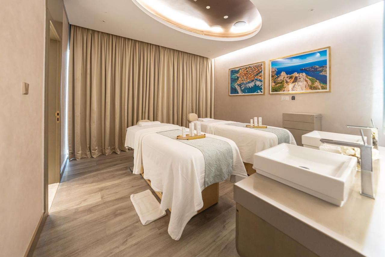 Apartment Magical With Rooftop Pool & Burj Khalifa View *