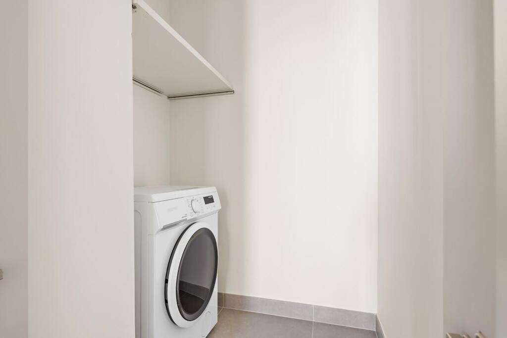 Lavish Tower 2br In The Heart Of Downtown *