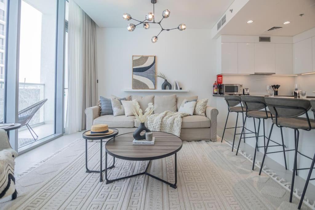 Higuests - Step Into Heaven In Lakeside Apartamento