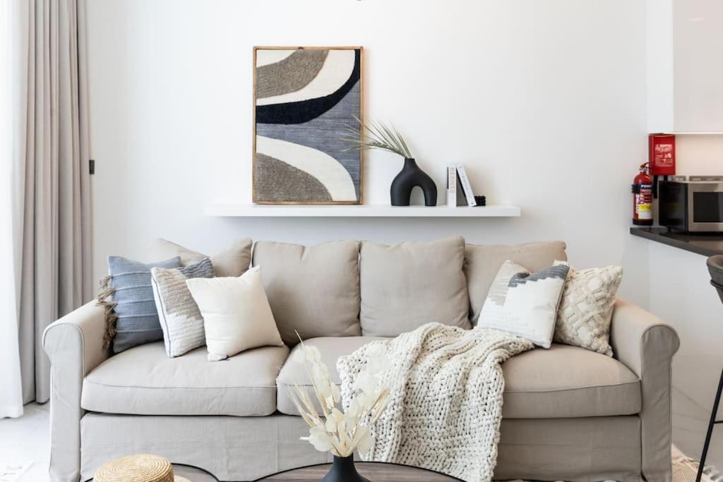 Apartamento Higuests - Step Into Heaven In Lakeside Dubai