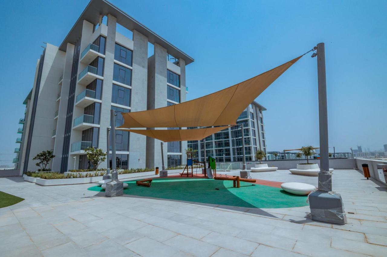 Higuests - Step Into Heaven In Lakeside Apartamento Dubai