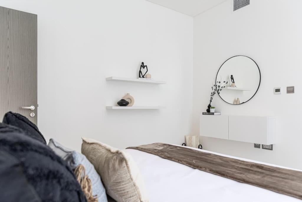 Higuests - Step Into Heaven In Lakeside Apartamento