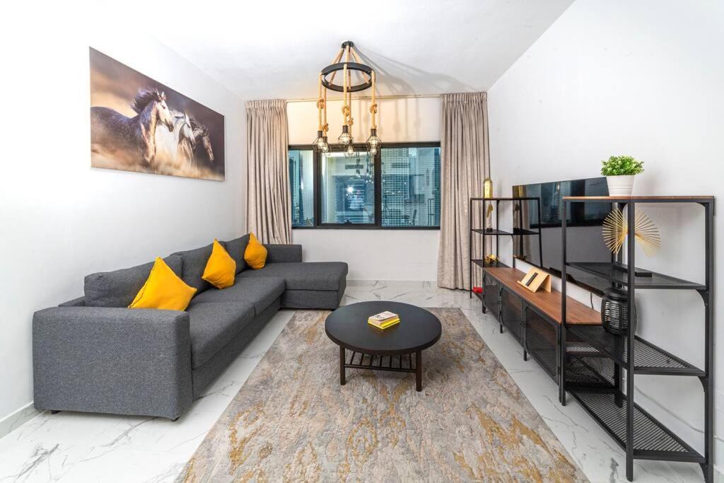 Daire Luxury 2 Bedroom In Marina & Jbr Dubai