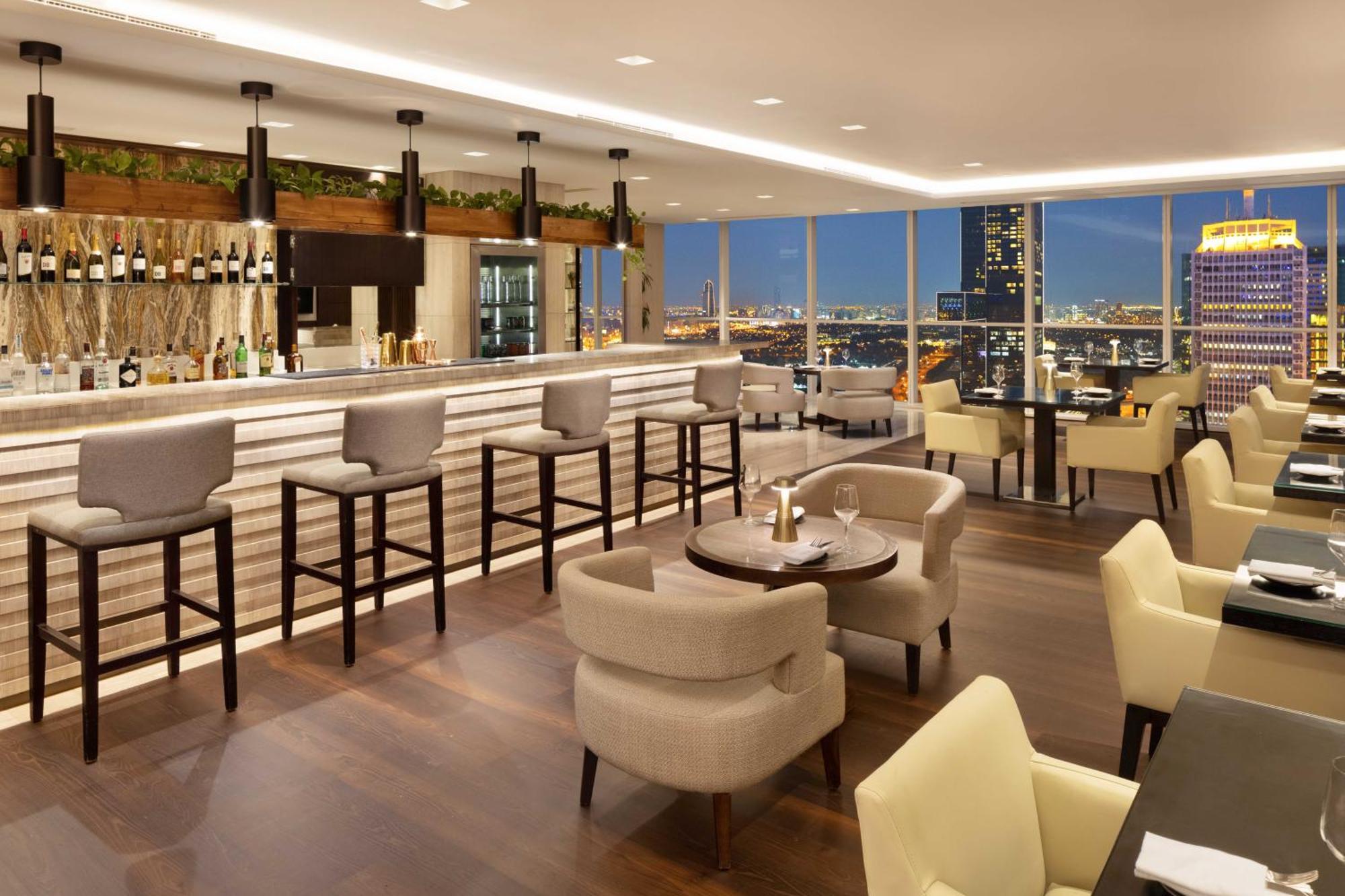 Sheraton Grand Hotel, 5*