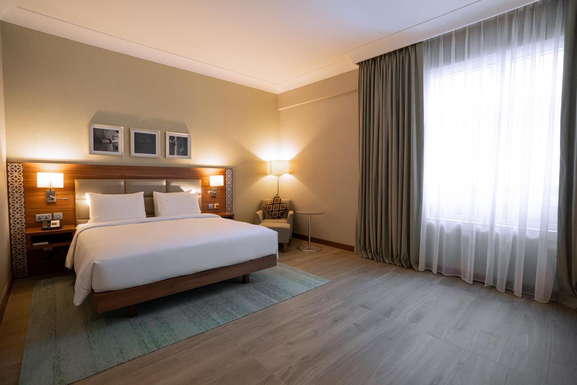 Hotel Hilton Garden Deira 4*